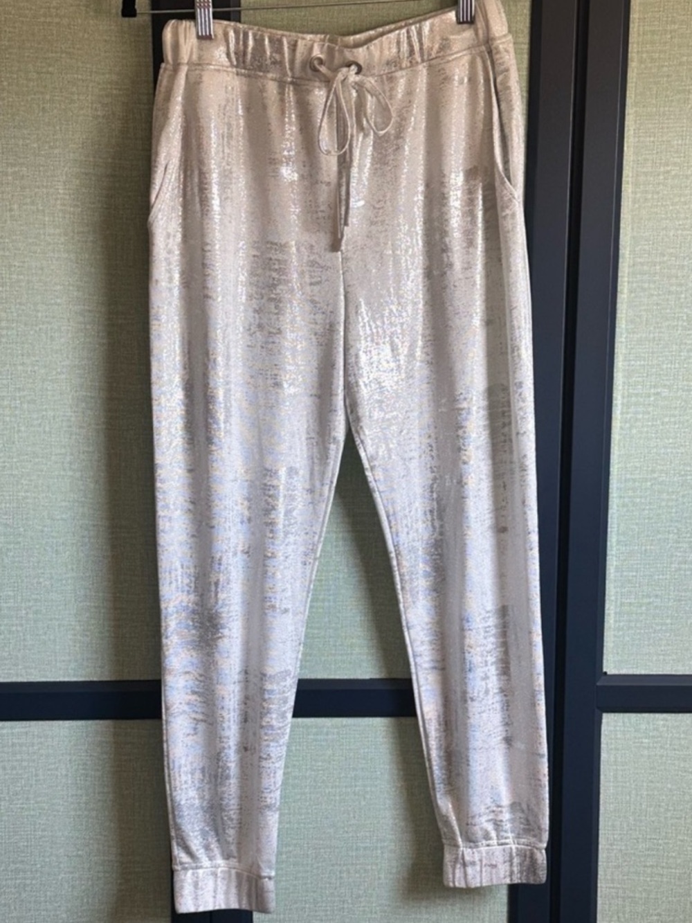 Oober Swank Silky White Metallic Drawstring Jogger Pants, NWOT, Size M